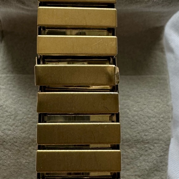 Timex Gold T80 34mm Watch with Digital Display and Retro Design - Picture 3 of 5